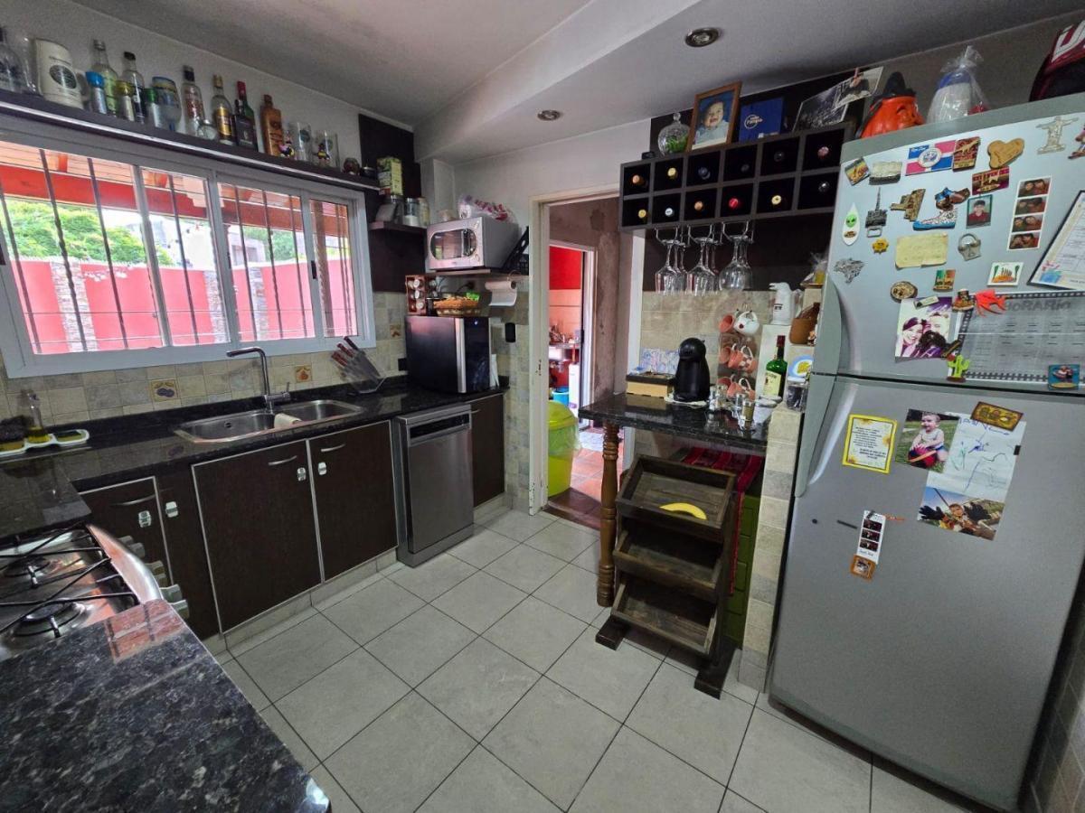 EN VENTA EN PALOMAR CHALET 3 AMBIENTES QUINCHO PISCINA APTO CREDITO F: 10927