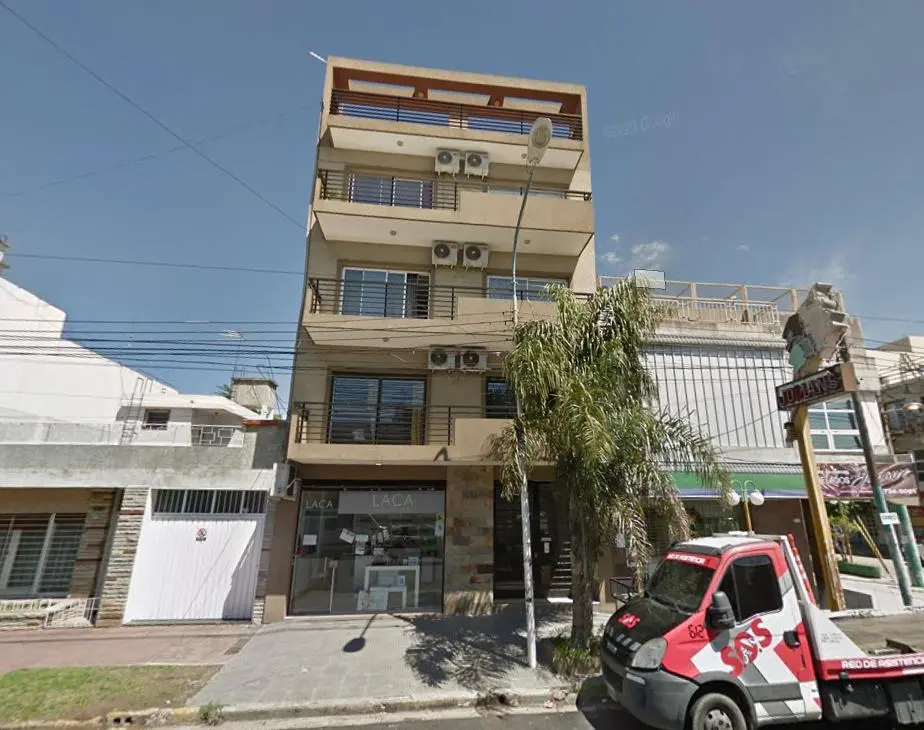 EN VENTA EN CASEROS DEPARTAMENTO DE 2 AMBIENTES CON BALCON F: 9187 2