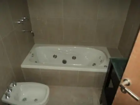 EN VENTA EN CASEROS DEPARTAMENTO DE 2 AMBIENTES CON BALCON F: 9187 4