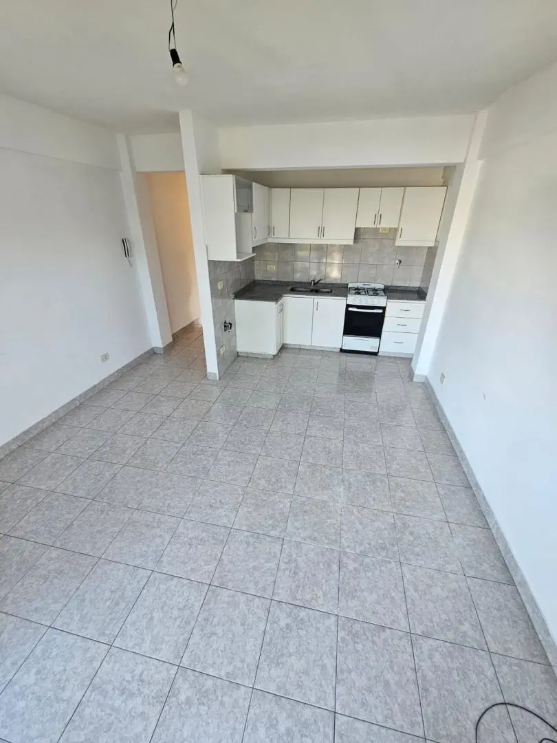EN ALQUILER DEPARTAMENTO 2 AMBIENTES ZONA ESTACION F: 11060 4