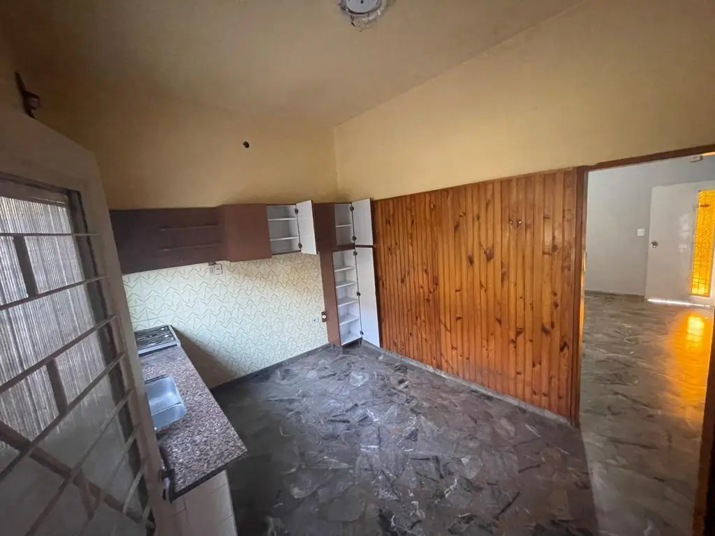 ALQUILO CASA DE 3 AMBIENTES EN PALOMAR CON PATIO F: 9594 2