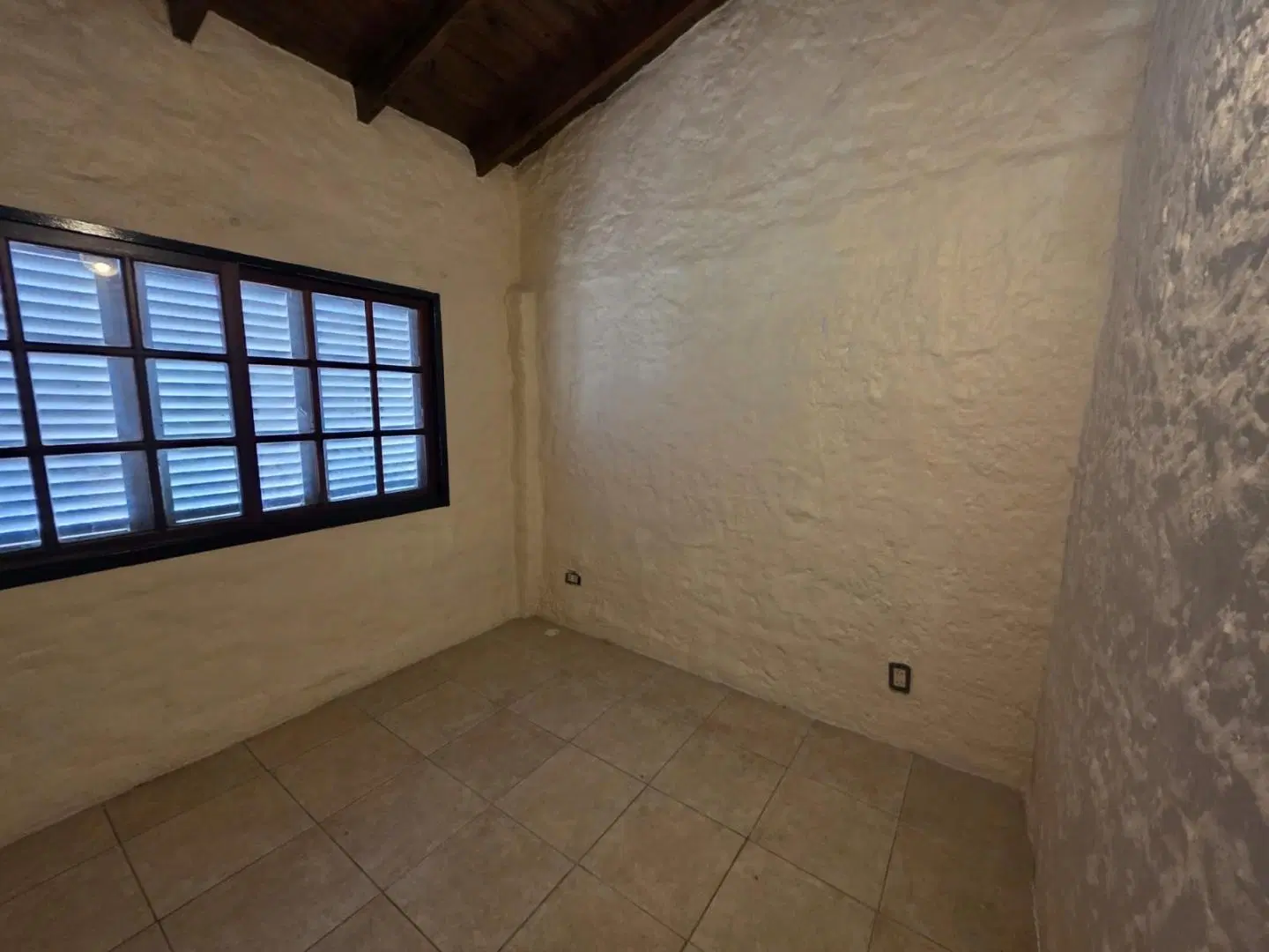 EN ALQUILER DEPARTAMENTO TIPO CASA DE 3 AMBIENTES F: 11082 3