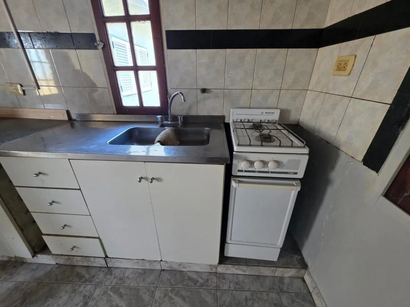 EN ALQUILER DEPARTAMENTO TIPO CASA DE 3 AMBIENTES F: 11082 4