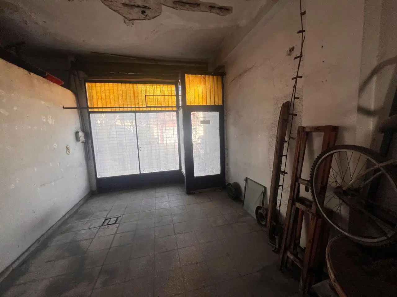CASEROS EN VENTA GALPON + TERRENO PROPIO F: 11080 3