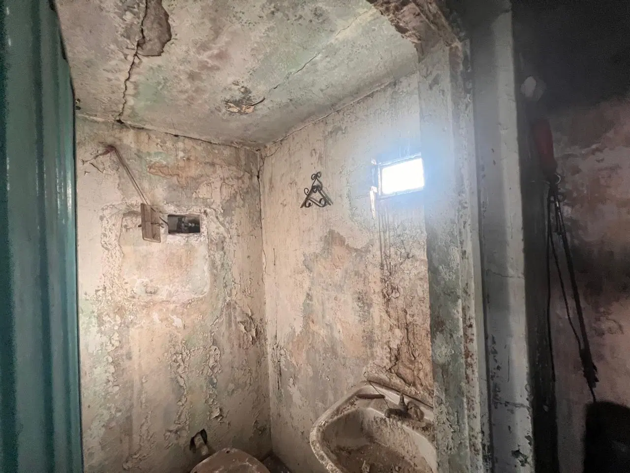 CASEROS EN VENTA GALPON + TERRENO PROPIO F: 11080 8