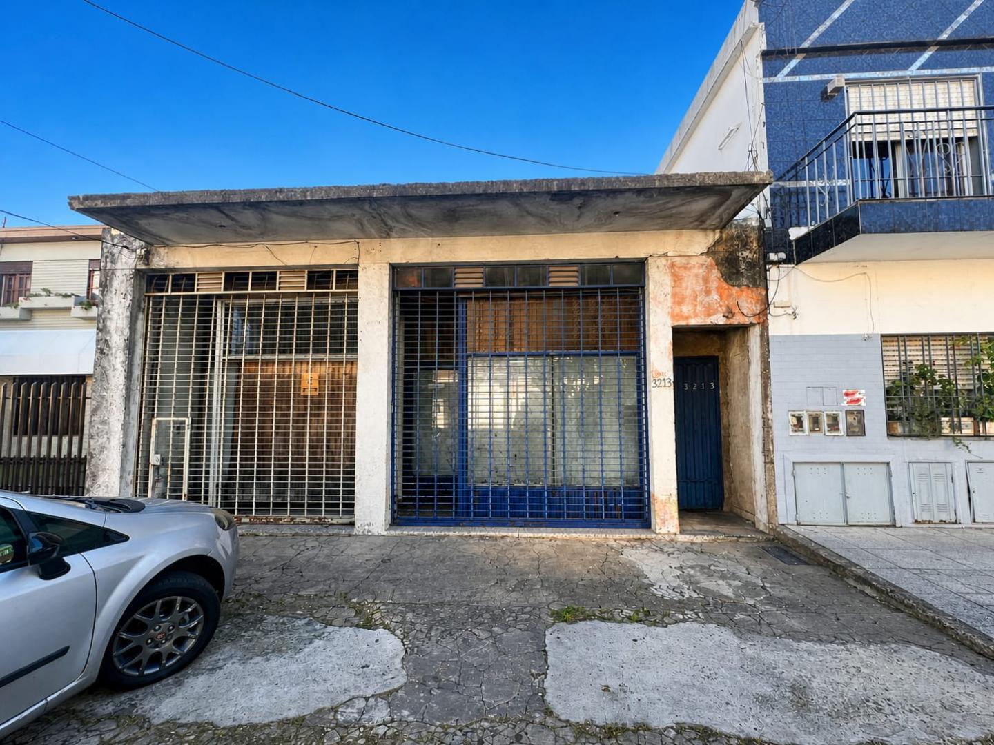CASEROS EN VENTA GALPON + TERRENO PROPIO F: 11080