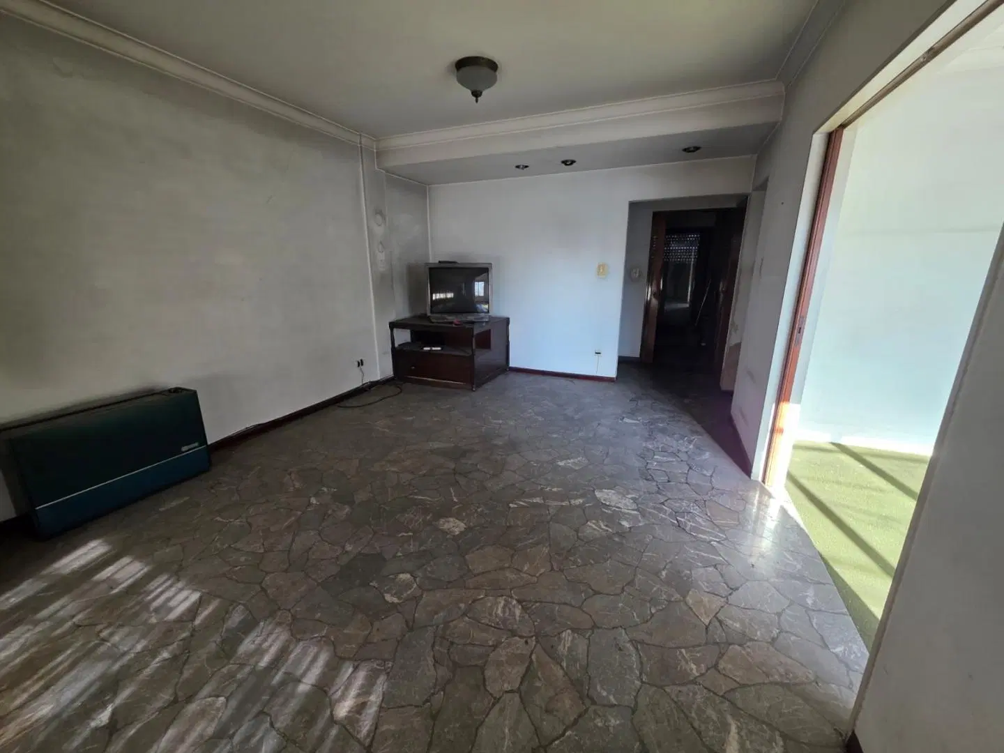 EN VENTA EN PALOMAR DEPARTAMENTO DE 4 AMBIENTES PLANTA ALTA GARAGE F: 11069 1