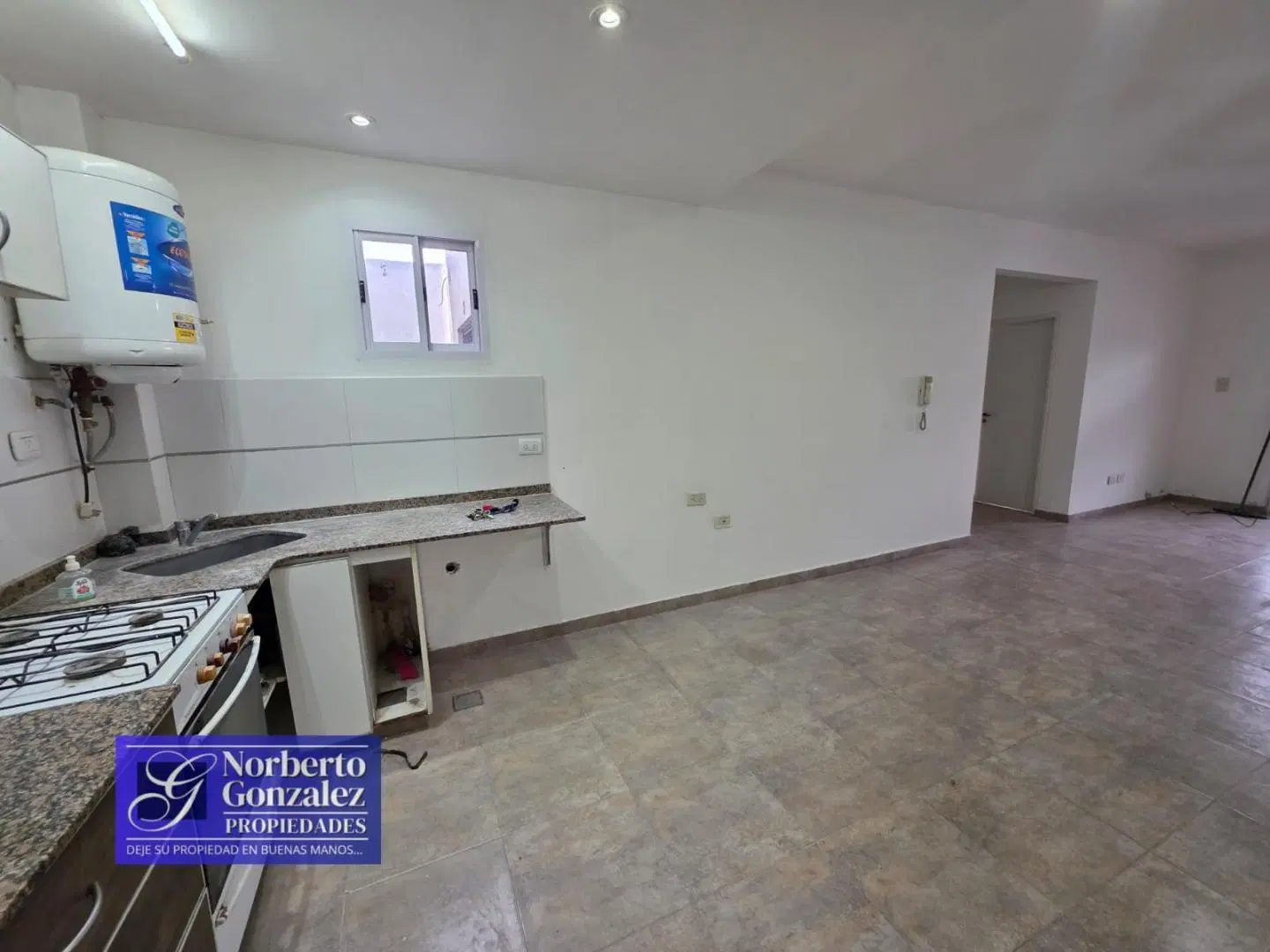 EN VENTA EN MARTIN CORONADO DEPARTAMENTO DE 3 AMBIENTES AL CONTRAFRENTE PLANTA BAJA F: 11106 4