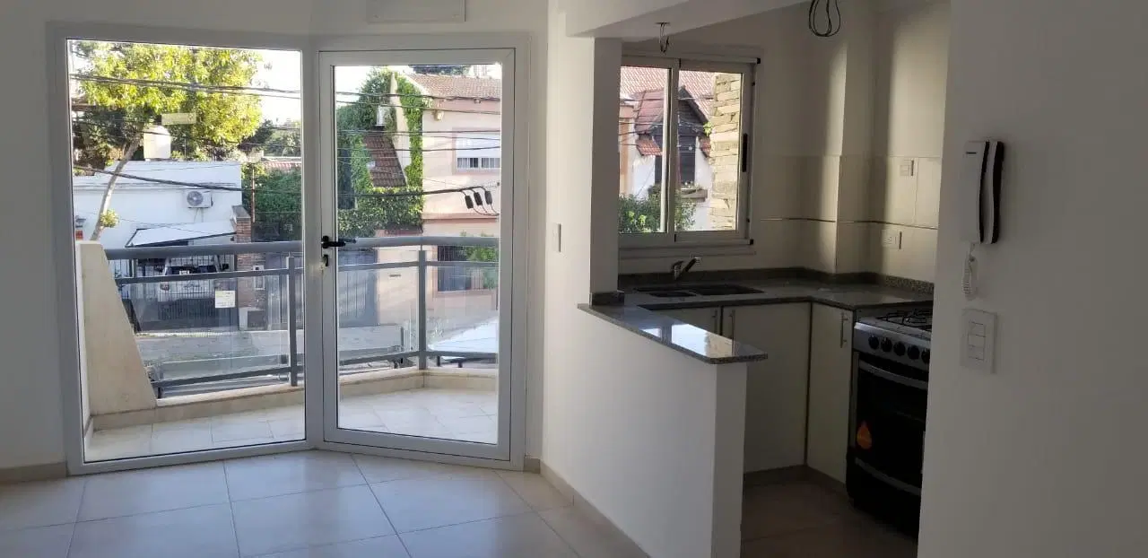 ALQUILO EN PALOMAR DEPARTAMENTO DE 2 AMBIENTES CON BALCON Y ESPACIO COCHERA F: 11048 1
