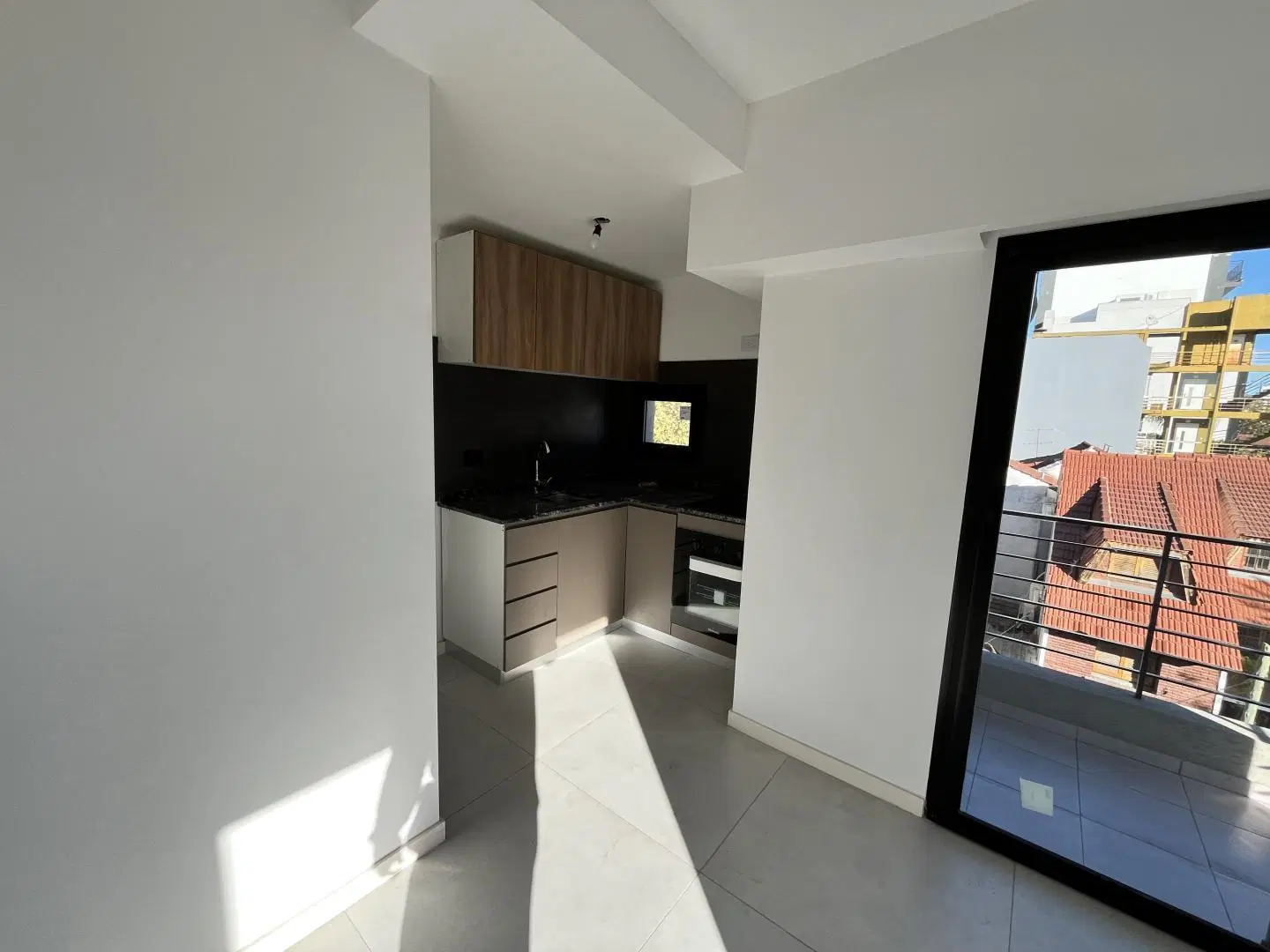 En Venta Departamento De 2 Ambientes Con Balcon A Estrenar Caseros Centro F: 11114 4