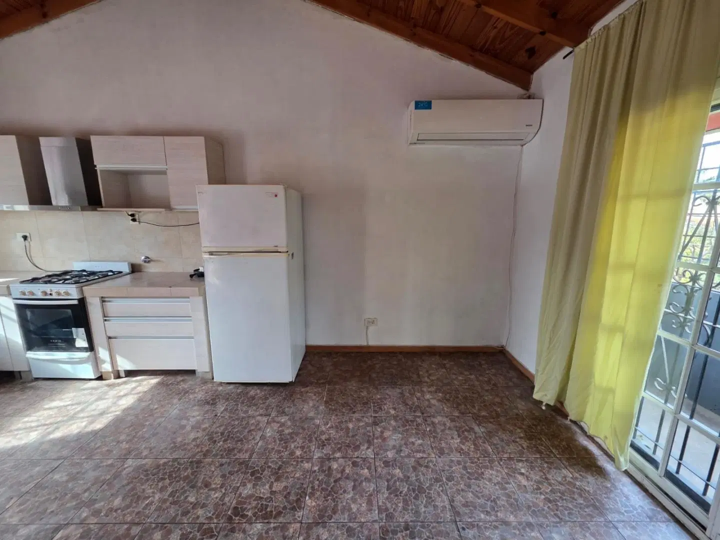 Alquilo En Villa Bosch Piso De 2 Ambientes Con Amplio Patio Propio F: 11112 3