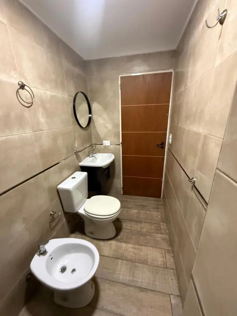 CASEROS DEPARTAMENTO DE 2 AMBIENTES CON BALCON CORRIDO F: 11111 5