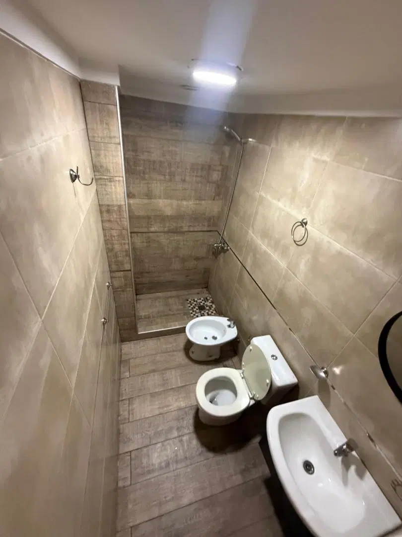 CASEROS DEPARTAMENTO DE 2 AMBIENTES CON BALCON CORRIDO F: 11111 8