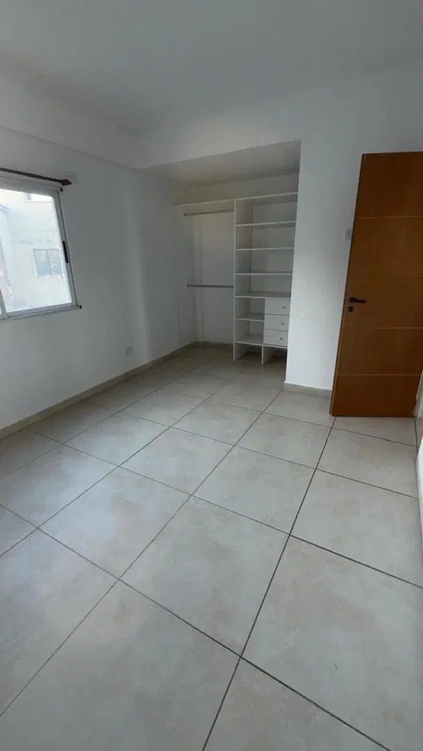 CASEROS DEPARTAMENTO DE 2 AMBIENTES CON BALCON CORRIDO F: 11111 3