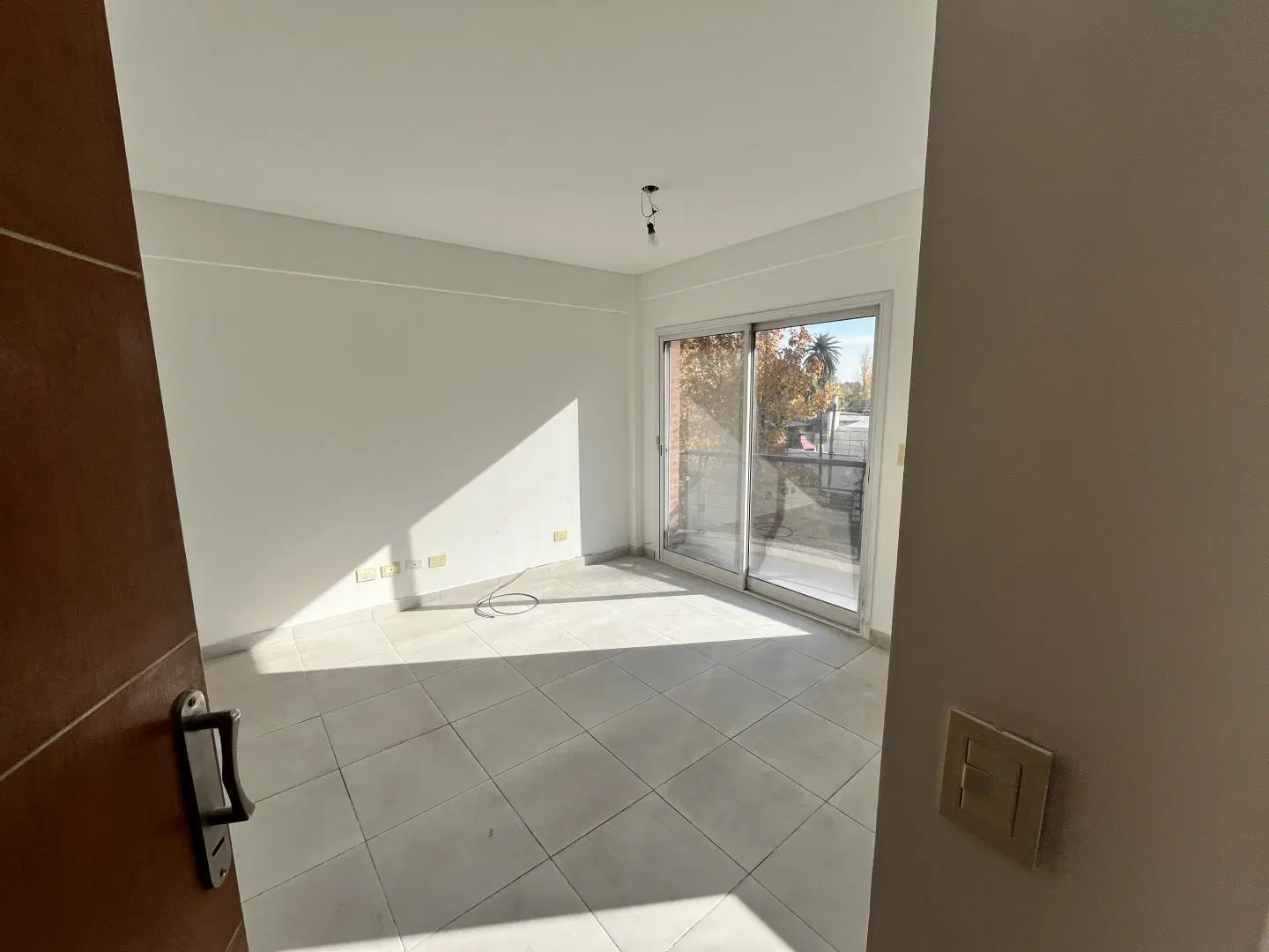 ALQUILER EN PALOMAR DEPARTAMENTO DE 2 AMBIENTES CON COCHERA F: 11127 4