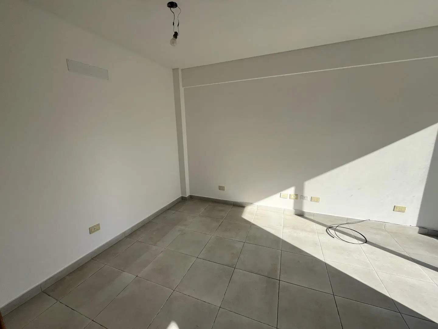 ALQUILER EN PALOMAR DEPARTAMENTO DE 2 AMBIENTES CON COCHERA F: 11127 4