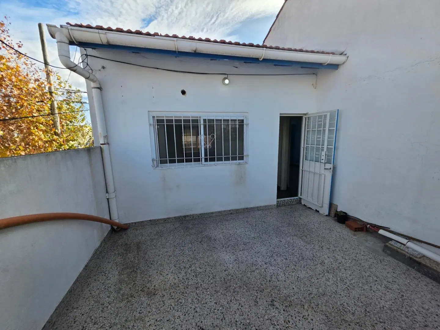 Departamento Tipo Casa 3 Ambientes con Patio y Entrada Independiente en El Palomar F: 11137 8