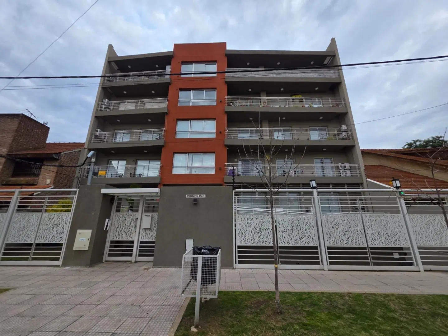 HAEDO ALQUILO DEPARTAMENTO DE 1 AMBIENTE DIVISIBLE F: 11133 3