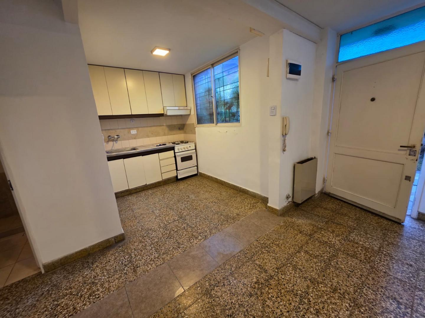 En Venta En Haedo Departamento Tipo Casa De 2 Ambientes Con Patio F: 11134