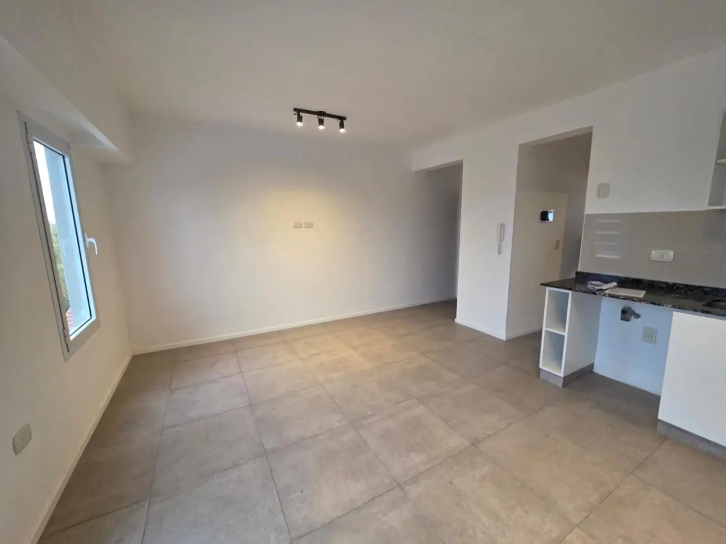 EN VENTA EN PALOMAR DEPARTAMENTO DE 2 AMBIENTES A ESTRENAR F: 11136 4