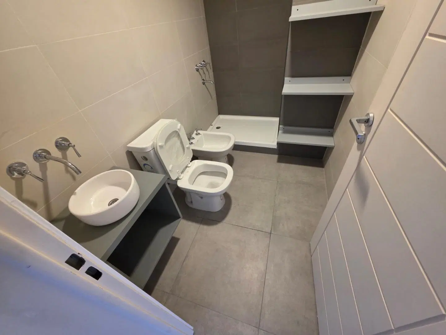 EN VENTA EN PALOMAR DEPARTAMENTO DE 2 AMBIENTES A ESTRENAR F: 11136 1