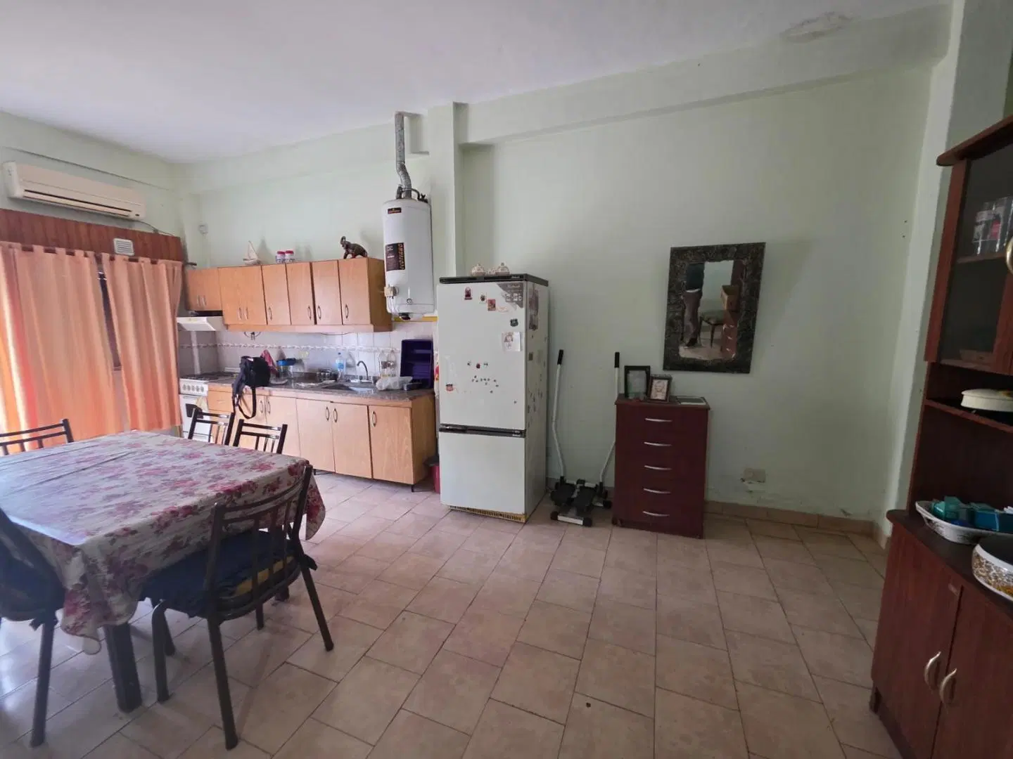 MARTIN CORONADO EN VENTA CASA DE 2 AMBIENTES Y MEDIO AL FRENTE GARAGE F: 11146 1