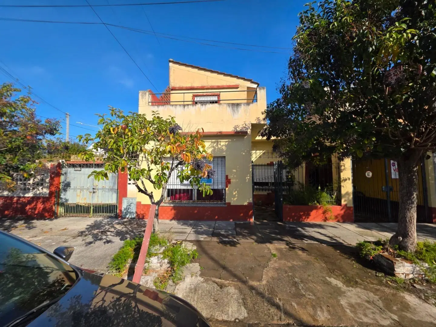 EN VENTA EN PALOMAR CASA DE 4 AMBIENTES 2 BAÑOS COCHERA PILETA F: 11145 1