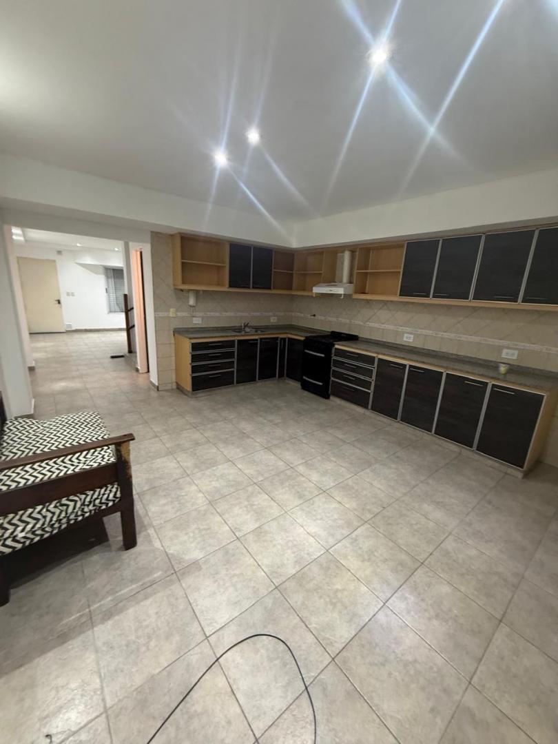 ALQUILER TRIPLEX 4 AMBIENTES 3 BAÑOS EN EXCELENTE ZONA DEL PALOMAR: F: 4845