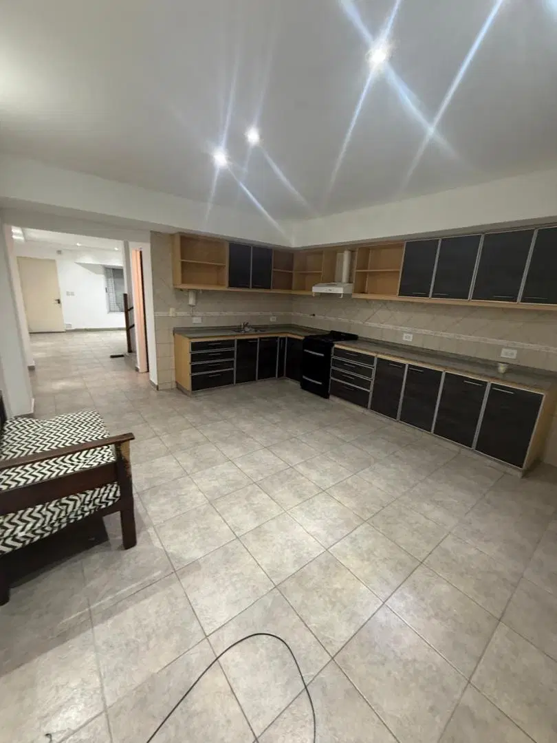 ALQUILER TRIPLEX 4 AMBIENTES 3 BAÑOS EN EXCELENTE ZONA DEL PALOMAR: F: 4845 1