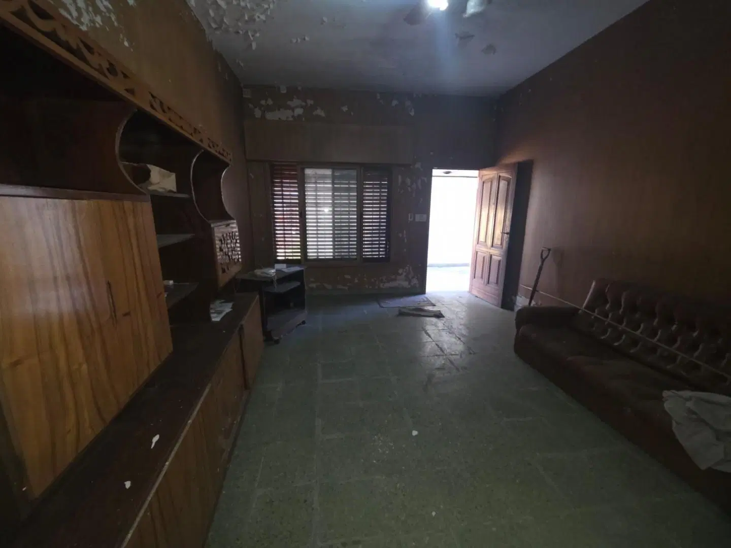 PABLO PODESTA CASA CON LOCAL DE 4 AMBIENTES A REMODELAR SOBRE GRAN LOTE DE TERRENO F: 11147 3