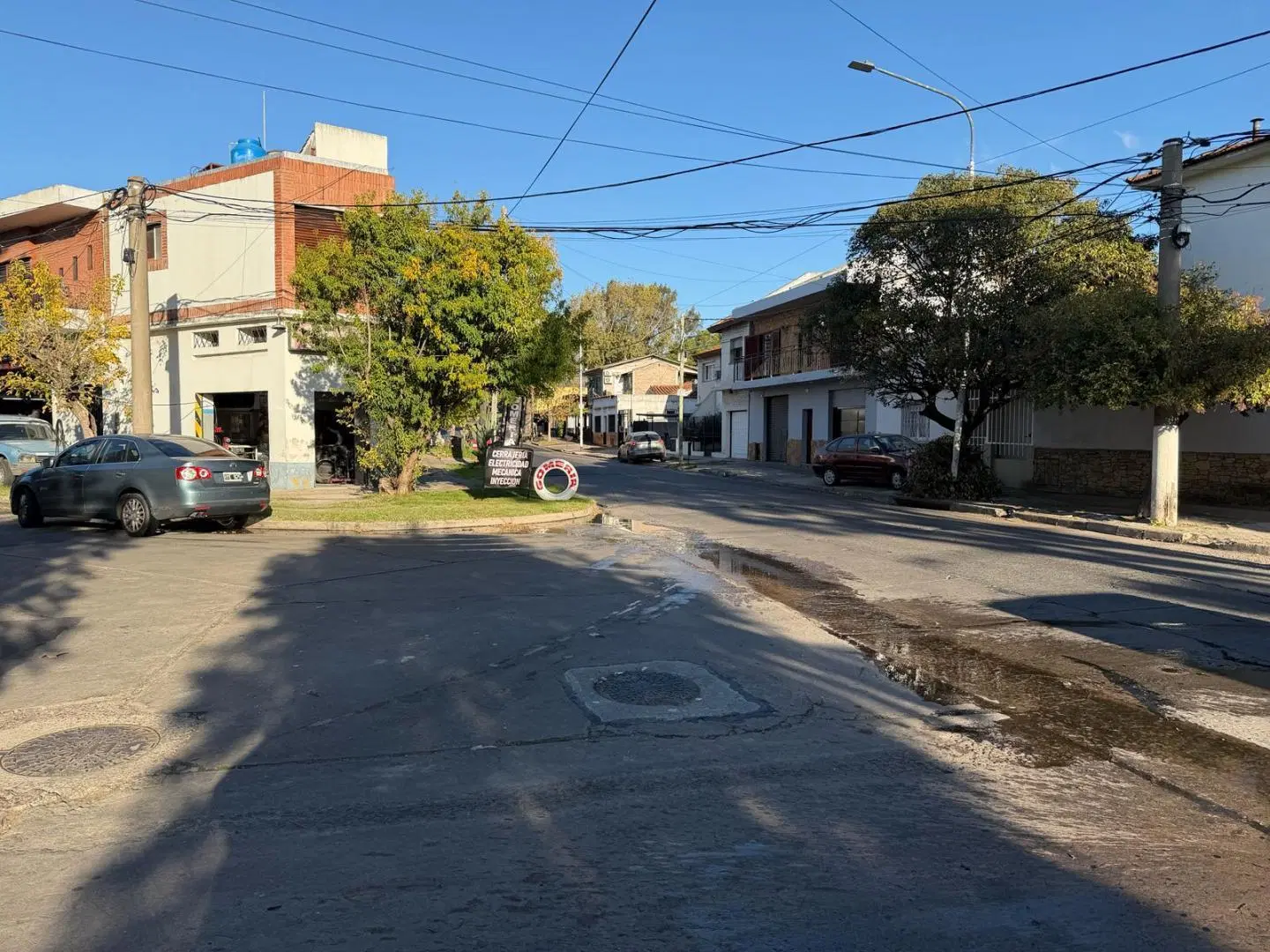 ALQUILO EN EL PALOMAR SE ALQUILA LOCAL CON BAÑO EN ESQUINA DE 70 M2 F: 11074 3
