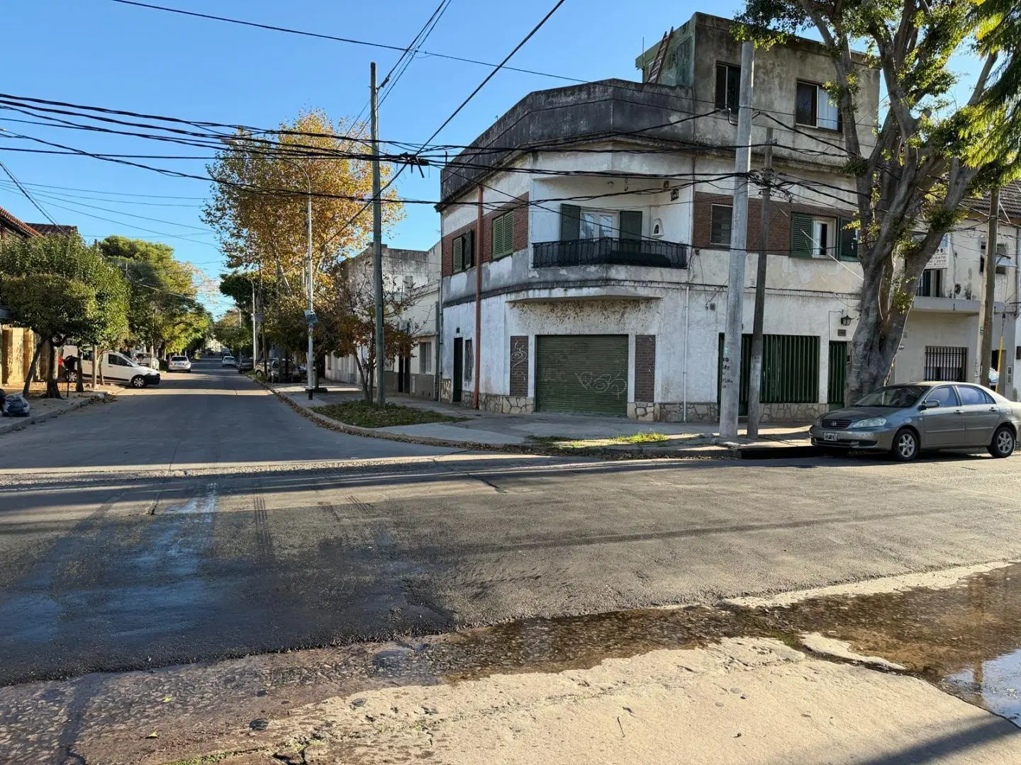 ALQUILO EN EL PALOMAR SE ALQUILA LOCAL CON BAÑO EN ESQUINA DE 70 M2 F: 11074 5