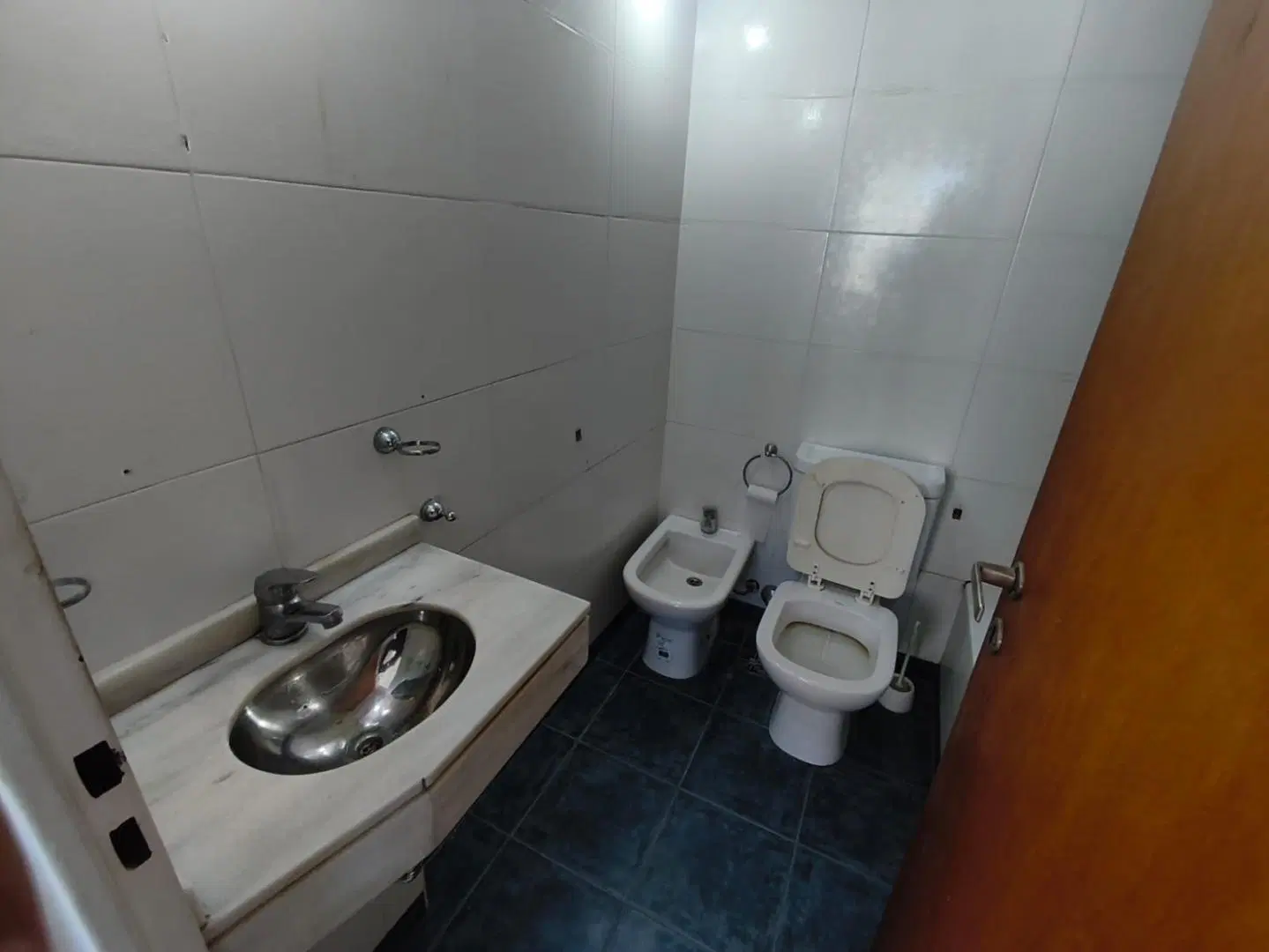 EN PALOMAR EN VENTA  DEPARTAMENTO DE 1 AMBIENTE EN 1ER PISO AL CONTRAFRENTE CON BALCON CORRIDO.  F: 5