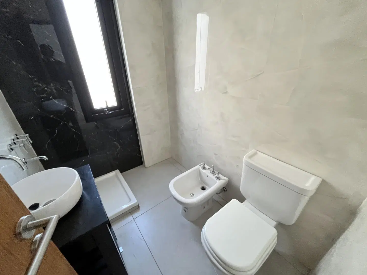EN VENTA EN CASEROS DEPARTAMENTO DE 2 AMBIENTES A ESTRENAR F: 11160 5