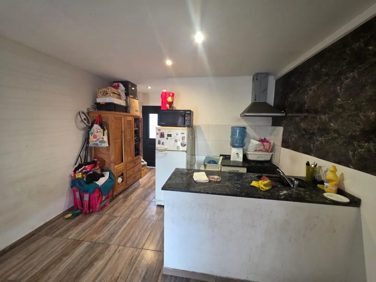 EN VENTA EN CASEROS DEPARTAMENTO DE 1 AMBIENTE CON ESPACIO COCHERA Y PATIO PROPIO SITO EN PLANTA BAJ 3
