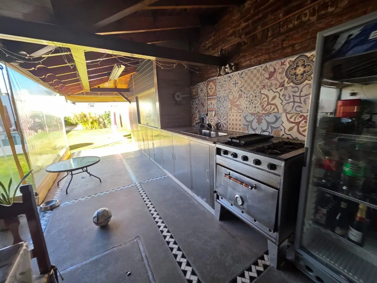 Chalet de 5 Ambientes en Venta  El Palomar  Apto Crédito Bancario F: 11166 4