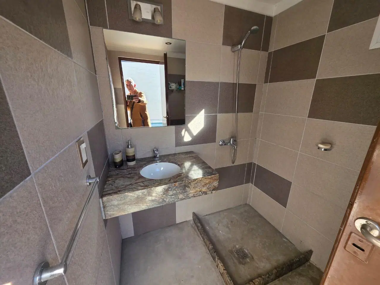 Chalet de 5 Ambientes en Venta  El Palomar  Apto Crédito Bancario F: 11166 3