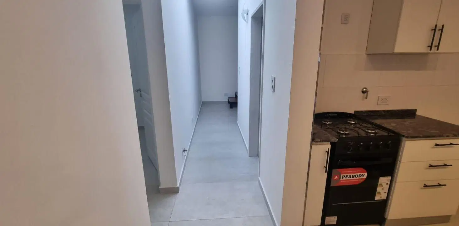 CASEROS DEPARTAMENTO DE 3 AMBIENTES TIPO CASA AL FRENTE TERRAZA F: 11181 8