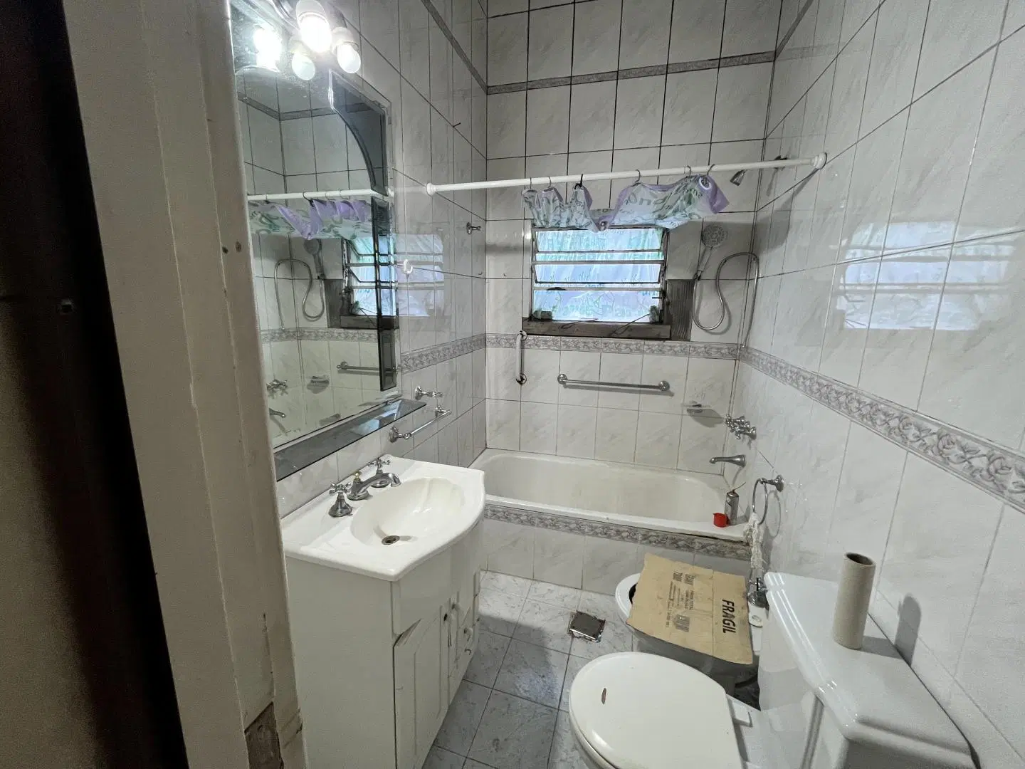 VILLA BOSCH CASA PLANTA BAJA PISO DE 3 AMBIENTES MUY AMPLIOS F: 11165 2