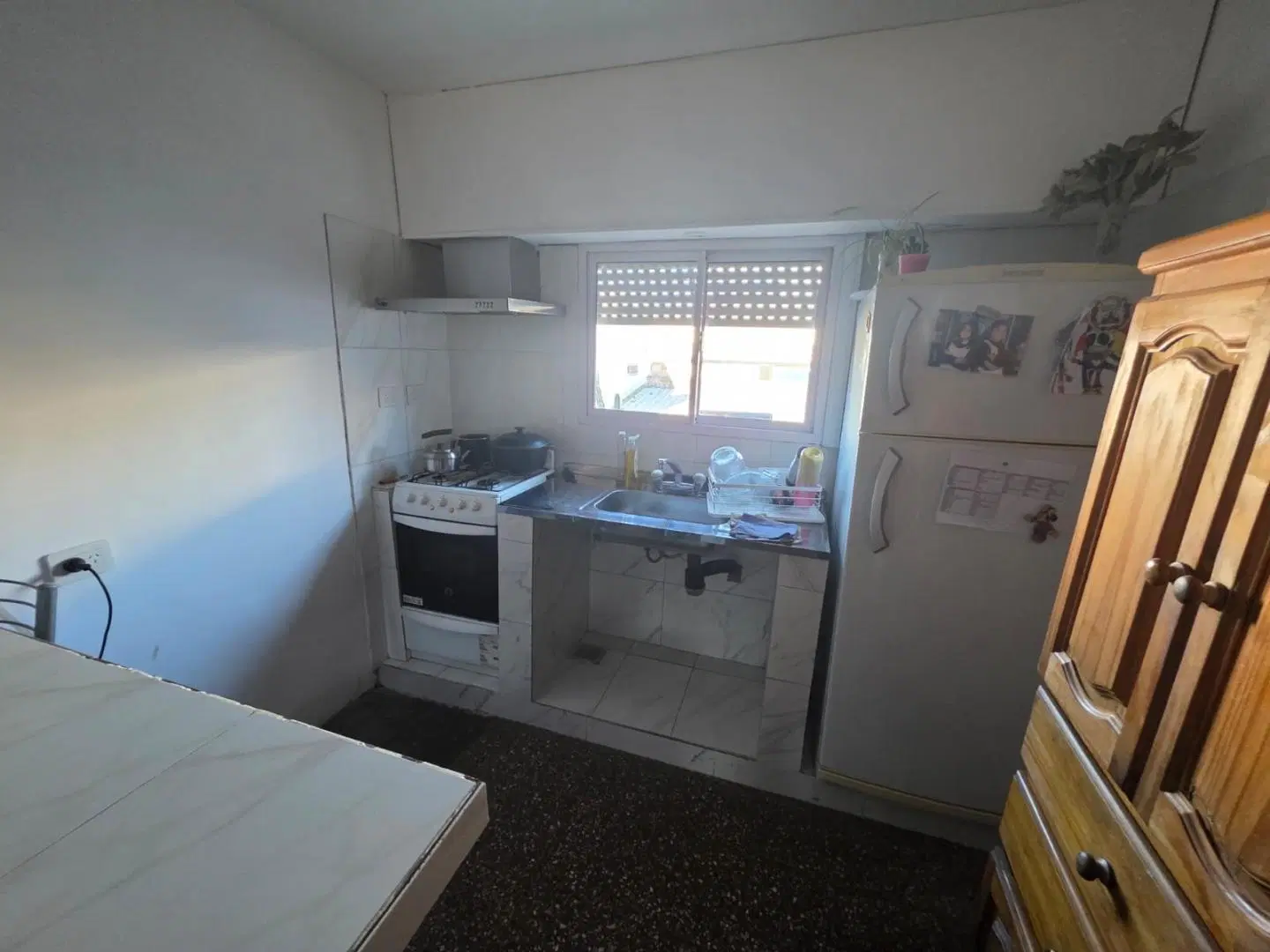 CASEROS EN VENTA GRAN PROPIEDAD CENTRICA DEPARTAMENTO + GALPON F: 11172 2