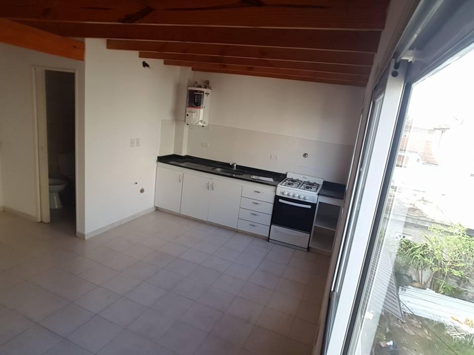 Foto de ALQUILO EN MARTIN CORONADO DEPARTAMENTO 2 AMBIENTES 2 PISO Contra, imagen 3