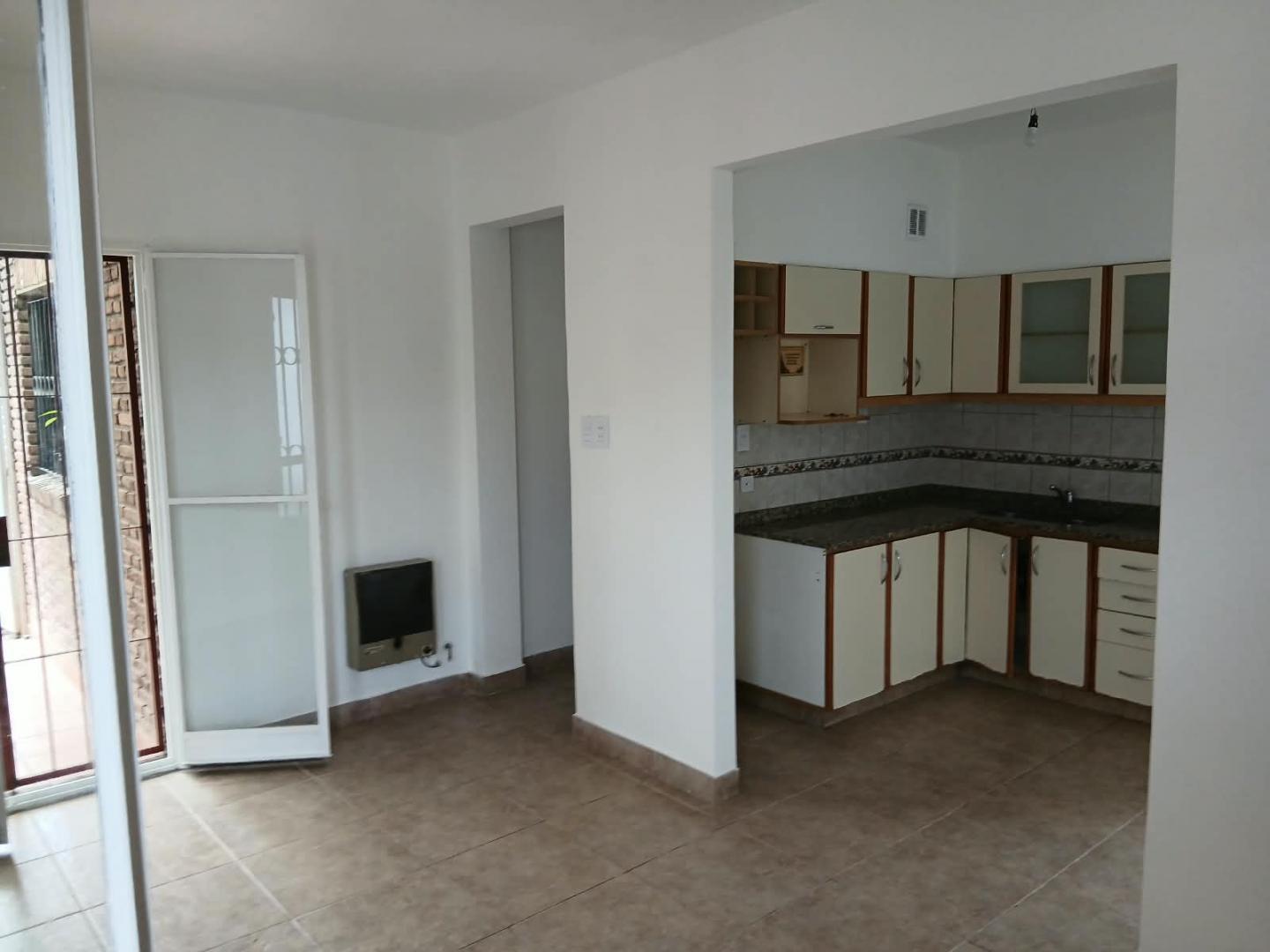 Foto de ALQUILO CASA DE 3 AMBIENTES EN EL PALOMAR F: 11222, imagen 1