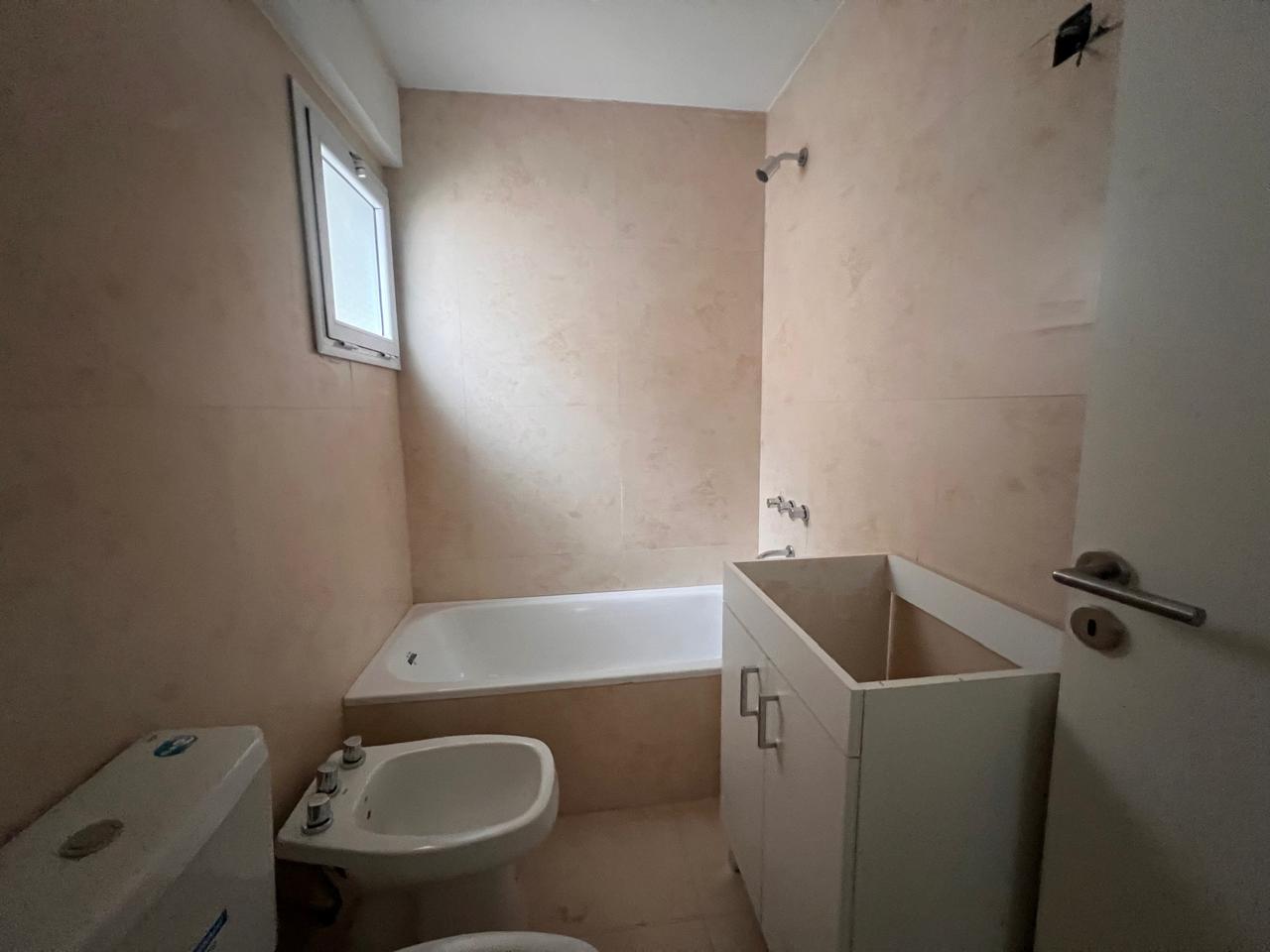 Foto de VENTA DEPARTAMENTO 2 AMBIENTES A ESTRENAR CON COCHERA EL PALOMAR F, imagen 3