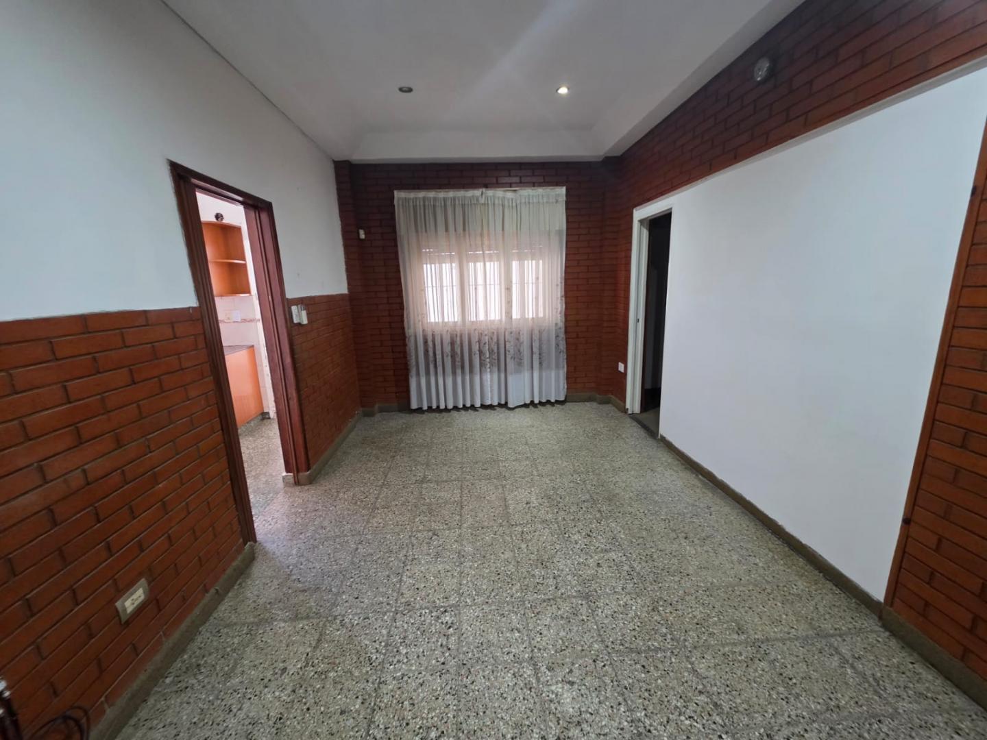 Foto de EN ALQUILER EN EL PALOMAR CASA AMERICANA DE 4 AMBIENTES CON GARAGE Y, imagen 1