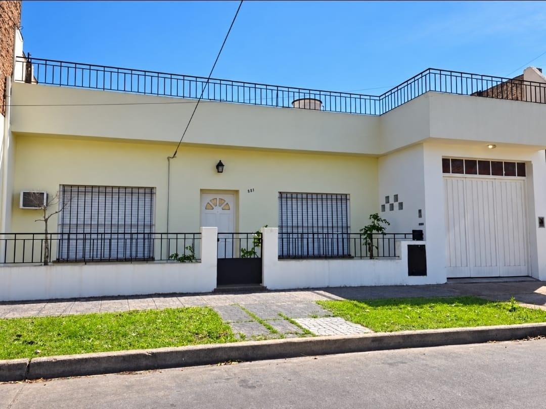 Foto de EN ALQUILER EN EL PALOMAR CASA AMERICANA DE 4 AMBIENTES CON GARAGE Y, imagen 2