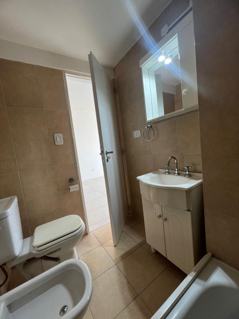 Foto de EN VENTA DEPARTAMENTO DE 2 AMBIENTES EN CASEROS F: 11270, imagen 4