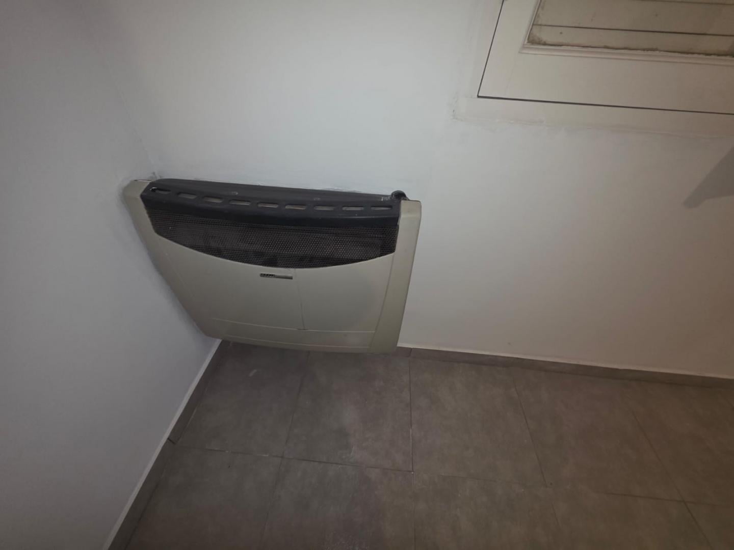 Foto de EN ALQUILER EN EL PALOMAR CASA DE 3 AMBIENTES COCHERA Y FONDO F: 11296, imagen 2
