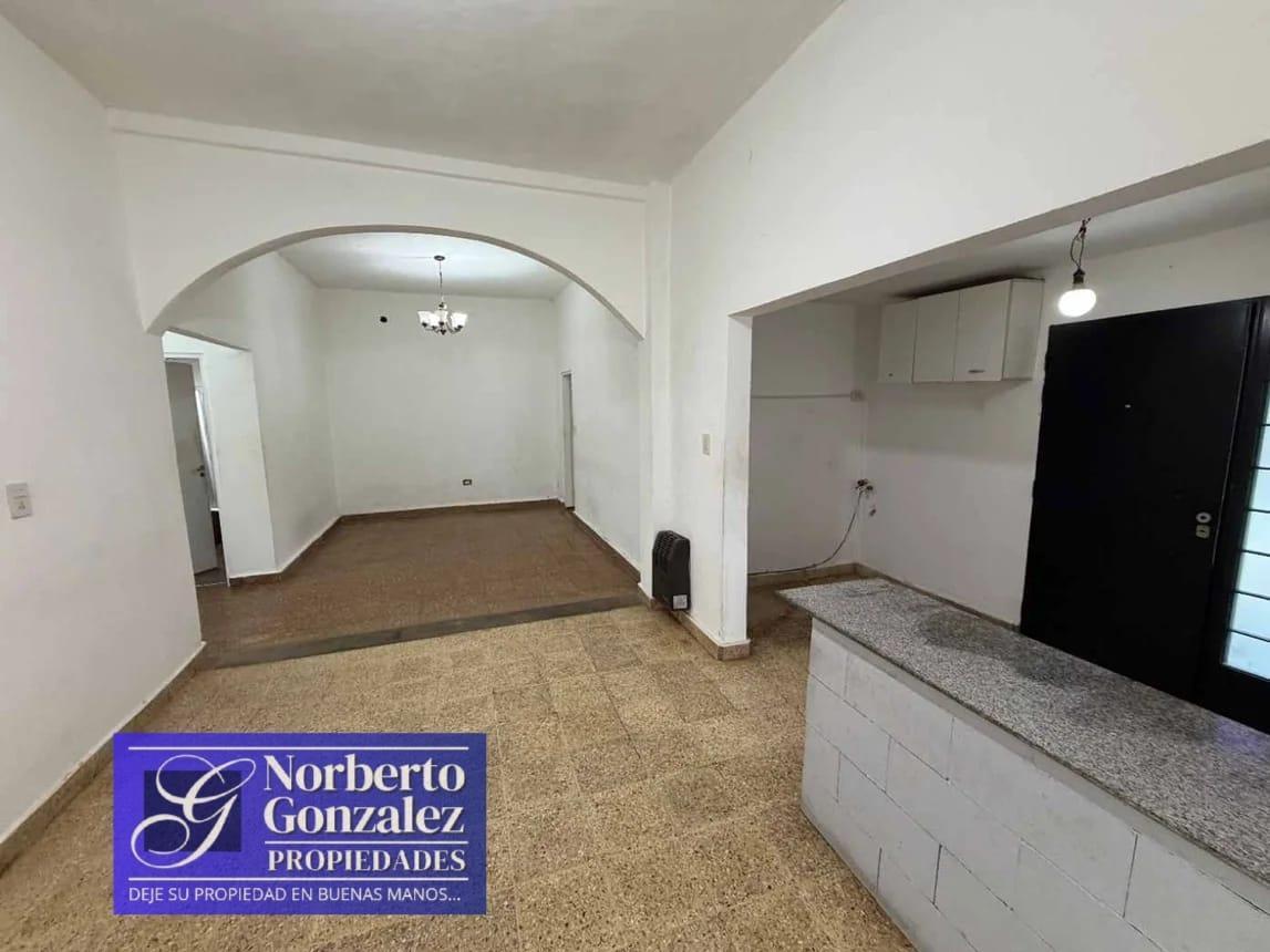 Foto de EL PALOMAR OPORTUNIDAD CASA + LOCAL SOBRE AMPLIO LOTE SOBRE AVENIDA F, imagen 1
