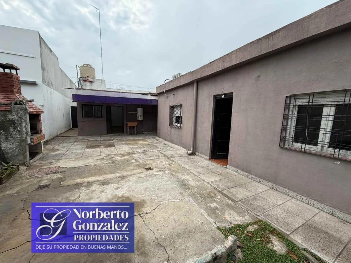Foto de EL PALOMAR OPORTUNIDAD CASA + LOCAL SOBRE AMPLIO LOTE SOBRE AVENIDA F, imagen 4