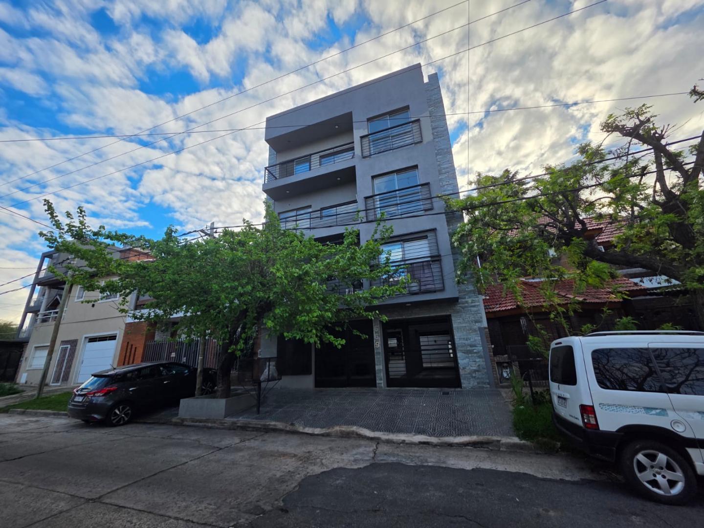 Foto de EL PALOMAR | DEPARTAMENTO DE 2 AMBIENTES AL FRENTE CON BALCÓN CORRIDO, imagen 2